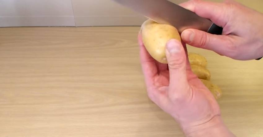 obieranie ziemniaków